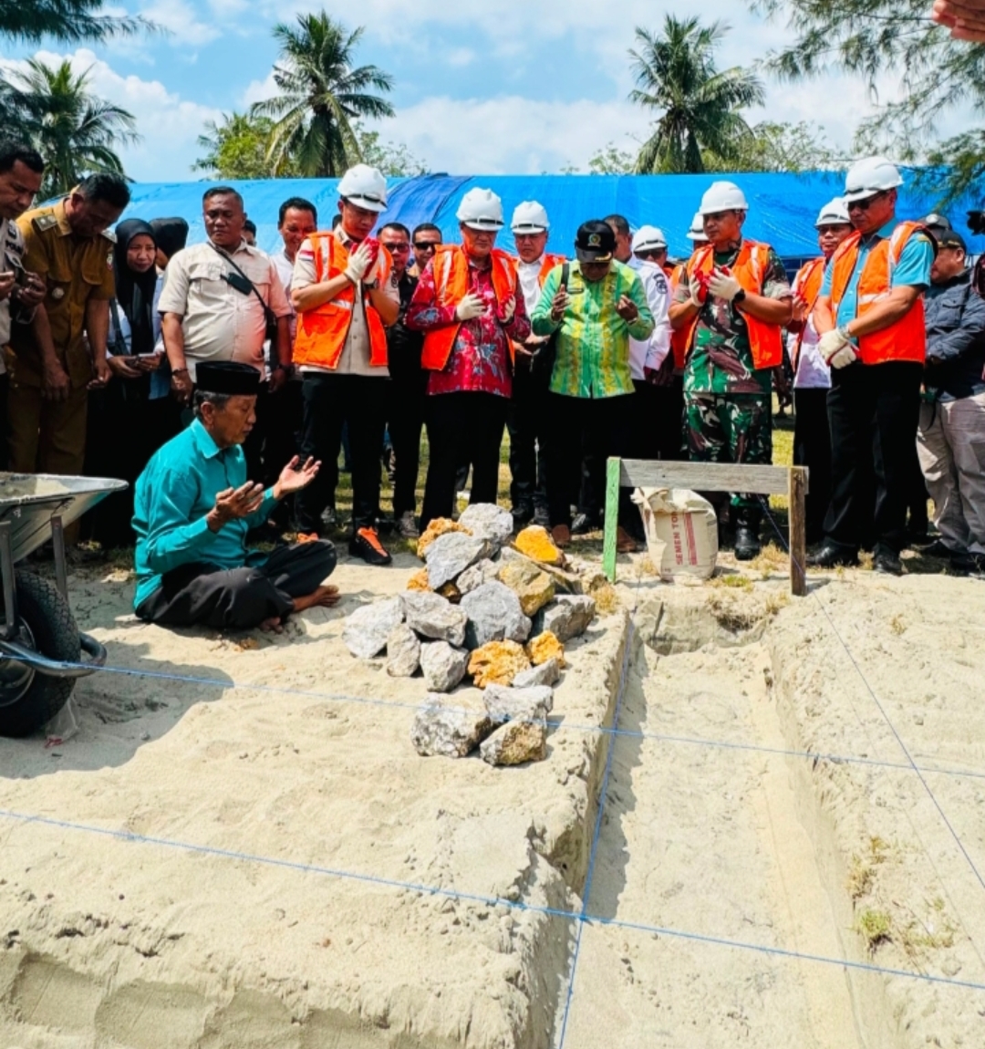 Bupati Konawe Utara Resmi Mulai Pembangunan Kampung Nelayan Merah Putih di Desa Ulusawa