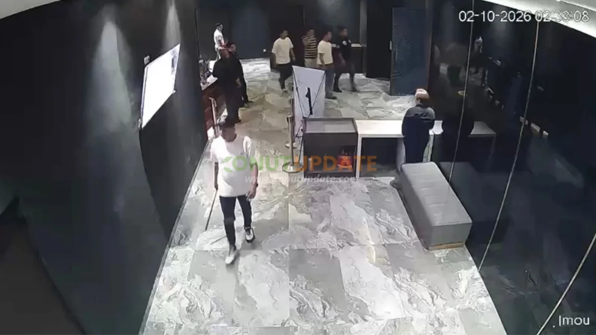 Rekannya Kedapatan Bawa Miras, Pria Ini Diduga Datang Kembali Sambil Bawa Parang: “Sa Potong-Potong Kalian Ini”