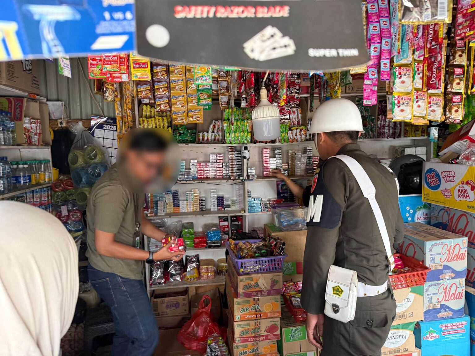 Bea Cukai Kendari Gagalkan Peredaran 2,9 Juta Batang Rokok Ilegal, Ratusan Liter Miras Ikut Disita