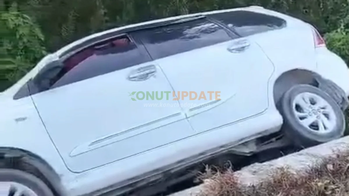 Kades Waworano Konsel Kecelakaan Tunggal di Cialam Jaya, Mobil Masuk Selokan
