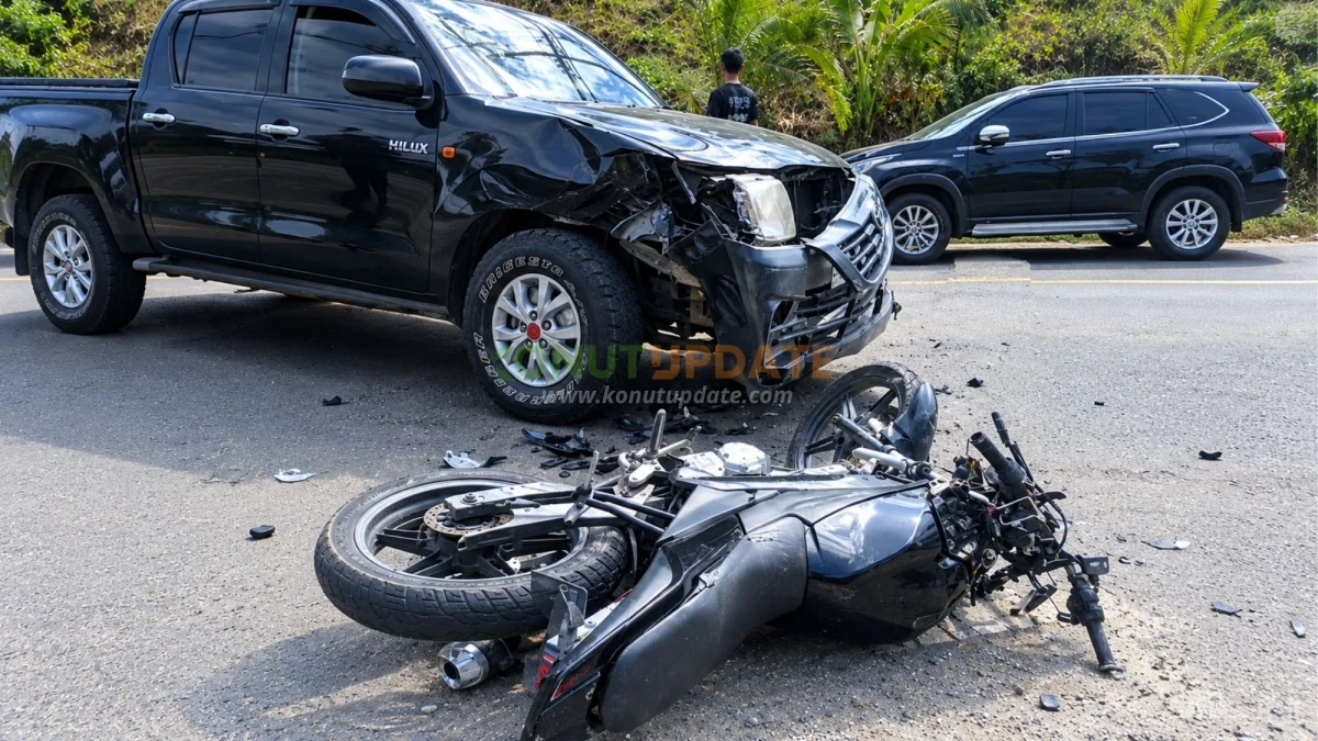 Pemotor Luka-Luka Usai Tabrakan dengan Hilux di Desa Belalo, Kecamatan Lasolo