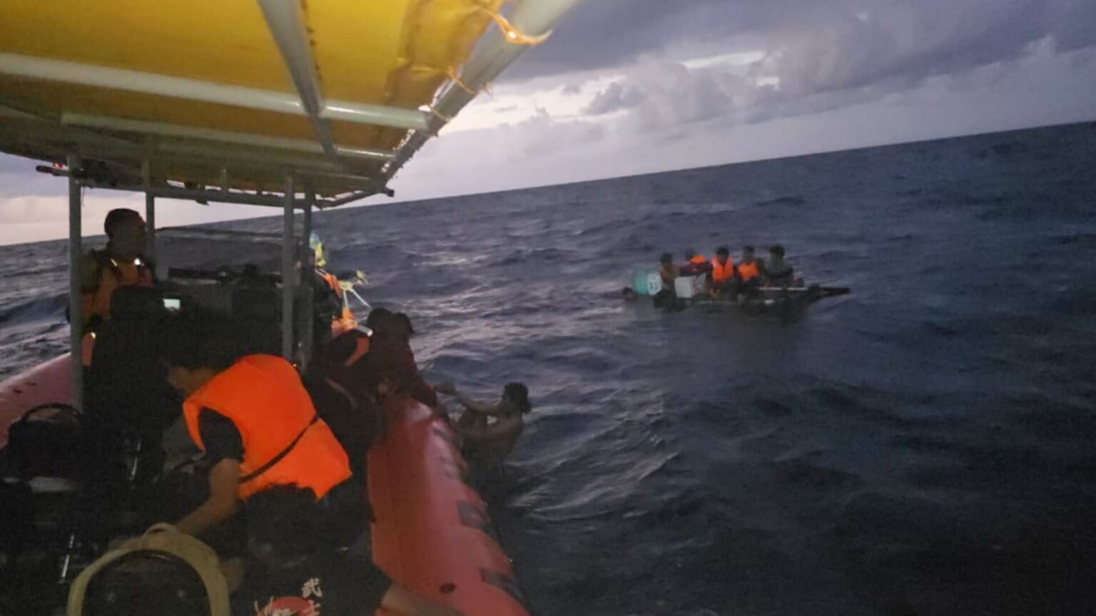 Kapal Angkut 11 Penumpang Bocor di Perairan Konawe Utara, Seluruh Penumpang Berhasil Diselamatkan