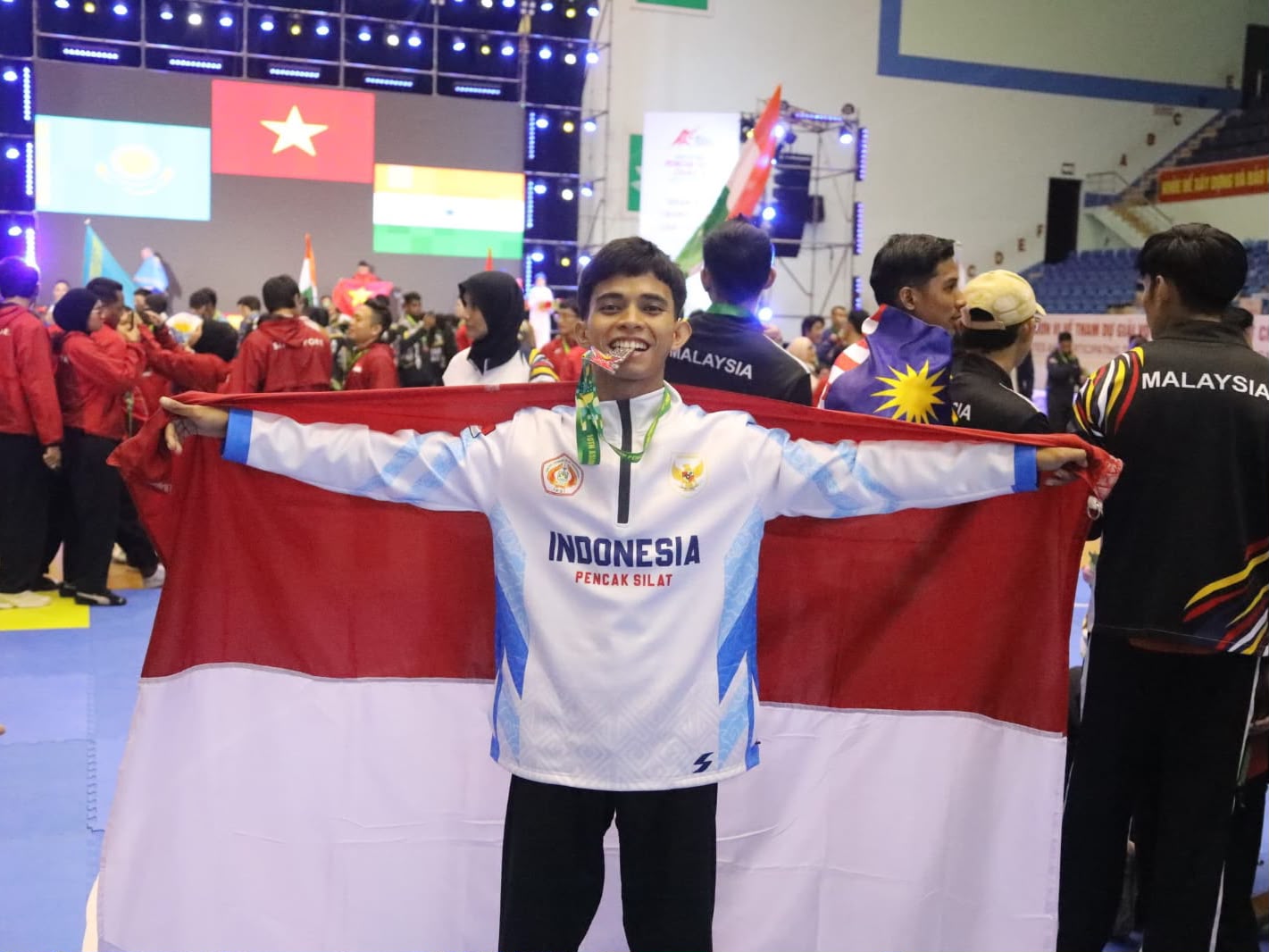 Mahasiswa UHO Ukir Prestasi Internasional, Sabet Medali Perak Kejuaraan Pencak Silat Asia di Vietnam